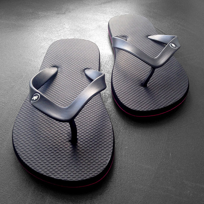 ASSOS Flip flop Black_Ametista – Black - Ametista sole detailing